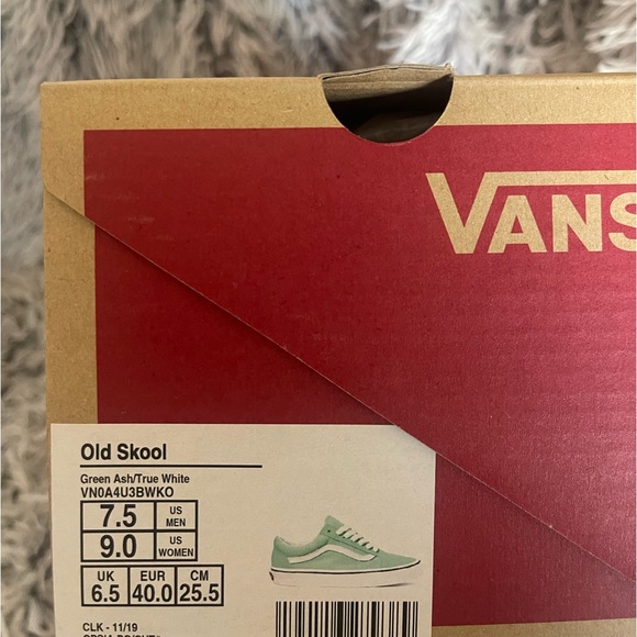 Vans Era Green Ash/True White
Women’s Size: 9
New with tags - Picture 4 of 4